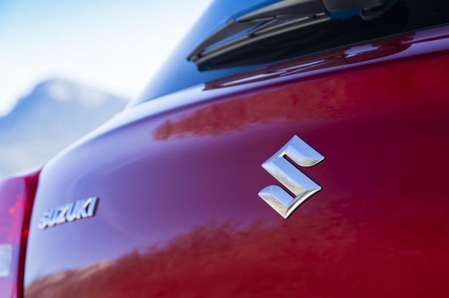 Логотип Suzuki Swift 2017 года  (WW) (фото 77 из 101)